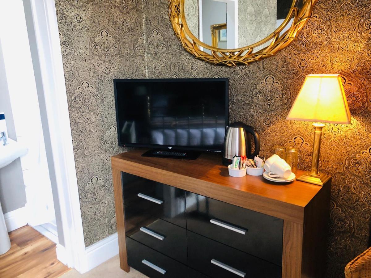 كيغلي No 11 Bistro & Rooms المظهر الخارجي الصورة